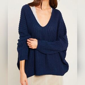 American Eagle (Aerie) 100% cotton v-neck oversized sweater size S